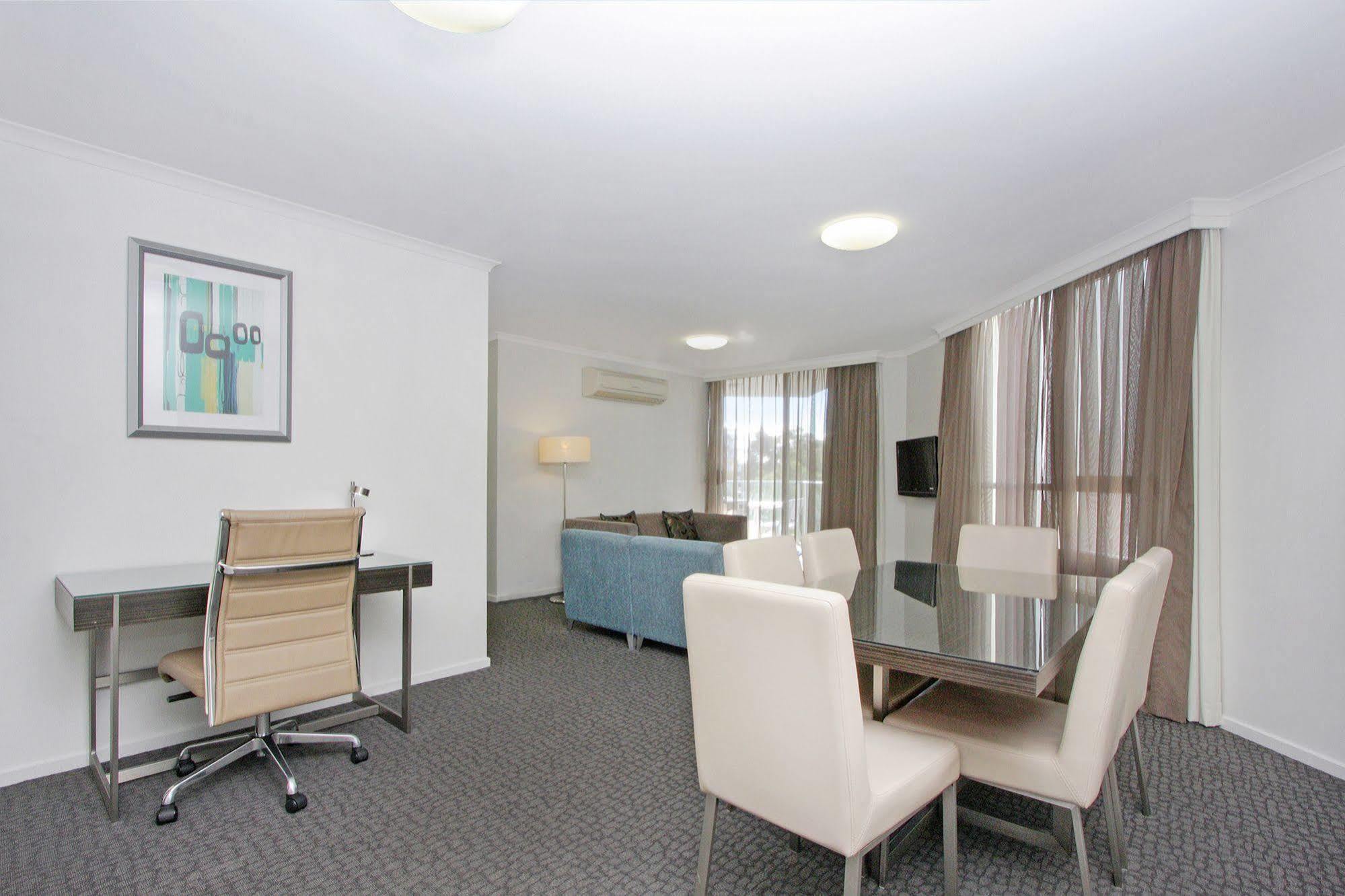 Pacific Suites Canberra Kültér fotó