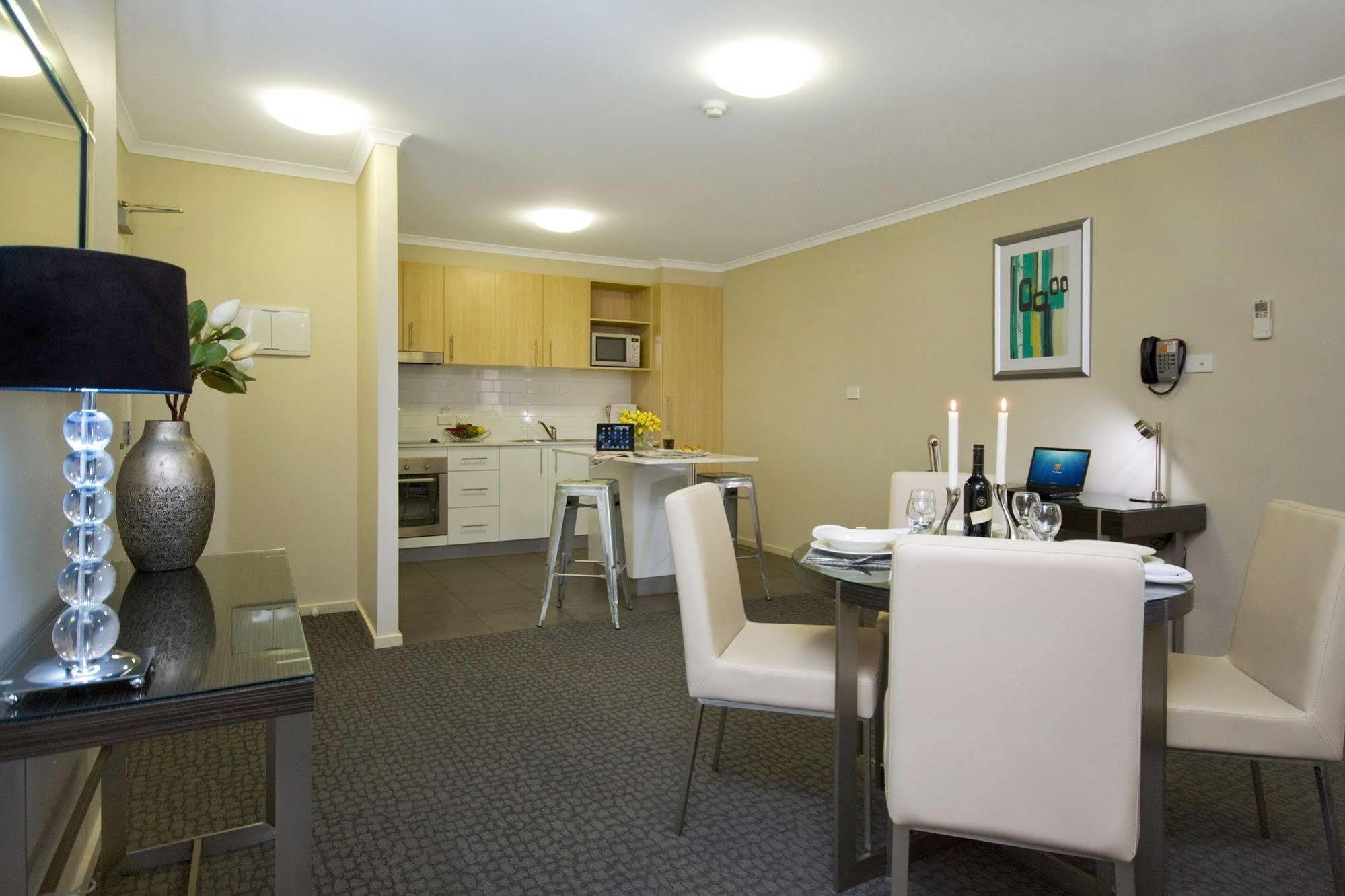 Pacific Suites Canberra Kültér fotó